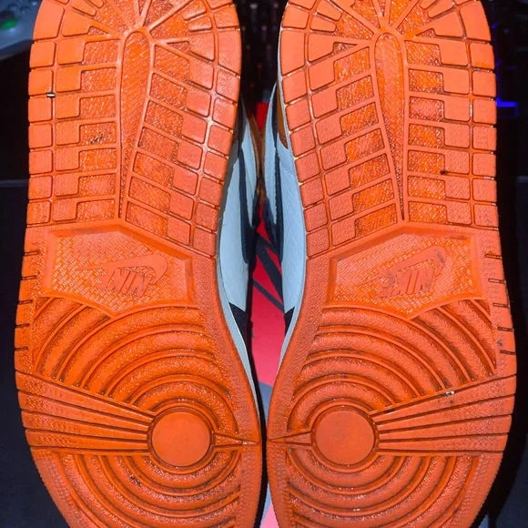 Air Jordan 1 shattered backboards size 9